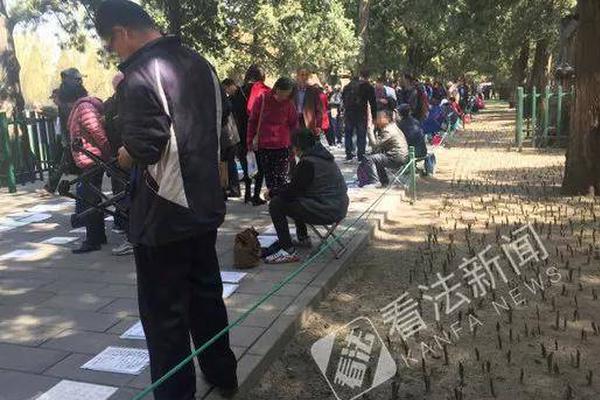 刘诗诗倪妮《流金岁月》剧照公开 两大美女同框超养眼