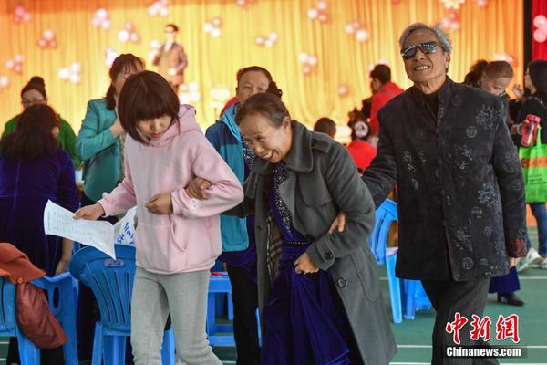 走出《暗恋橘生淮南》到《流淌的美好时光》，朱颜曼滋“双面人生”如何切换自如